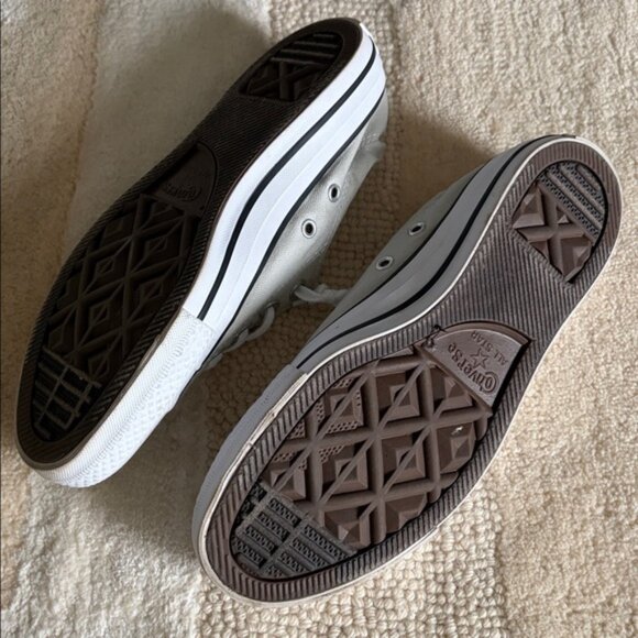 Converse | Light Grey Slip-On Sneakers Size 7 - Picture 3 of 3